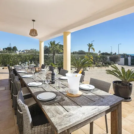 Villa Alporchinhos - Large Close To The Armação de Pêra