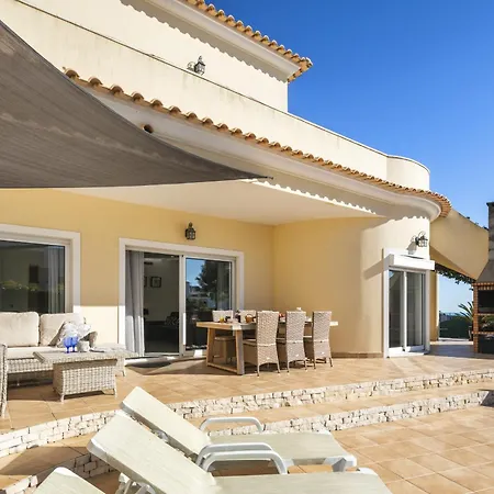 Alporchinhos - Large Close To The Vila *