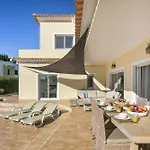 Villa Alporchinhos - Large Close To The Armação de Pêra
