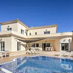Villa Alporchinhos - Large Close To The